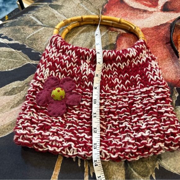 Vintage hand crocheted knit purse/handbag w/round bamboo handles - Picture 6 of 14